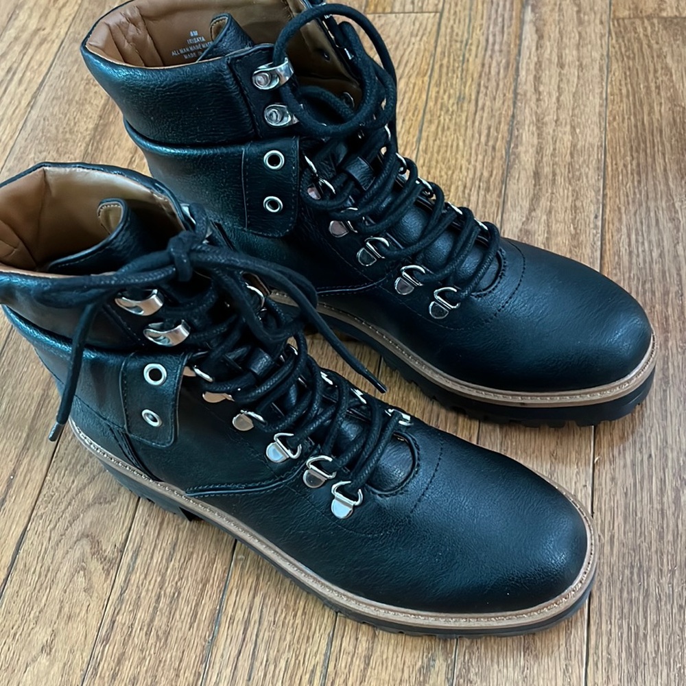Combat boots NEW size 8
